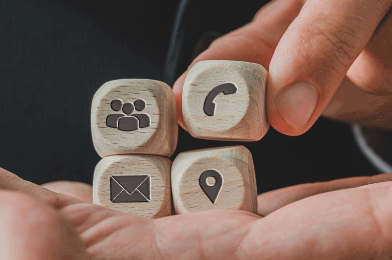 Würfel-Montage zum Thema Kontakt